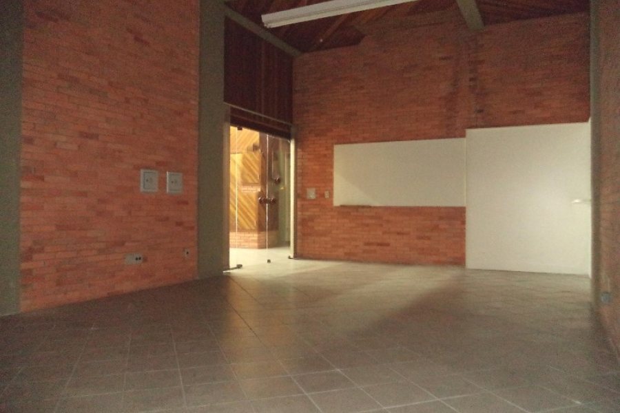 Loja com 45m², no bairro De Lazzer em Caxias do Sul para Alugar