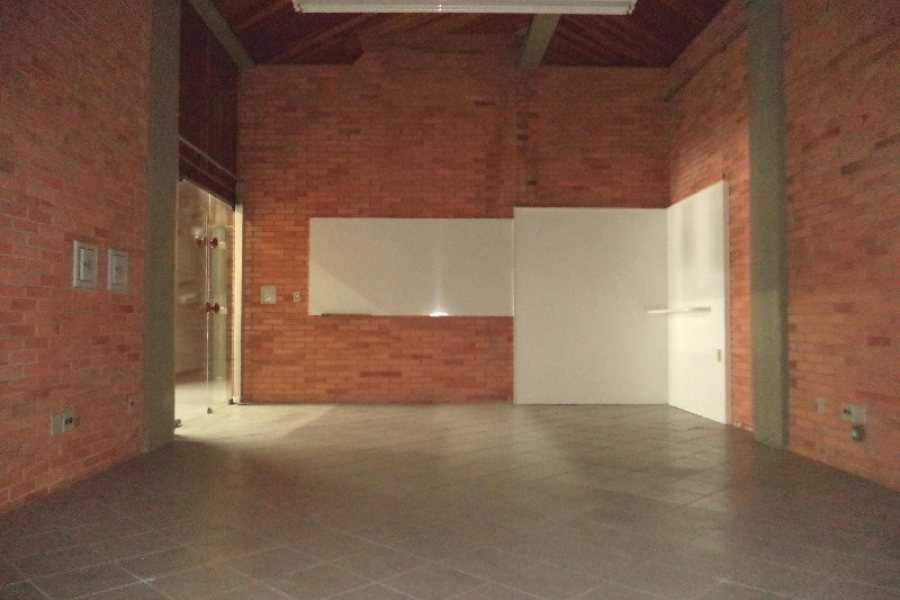 Loja com 45m², no bairro De Lazzer em Caxias do Sul para Alugar