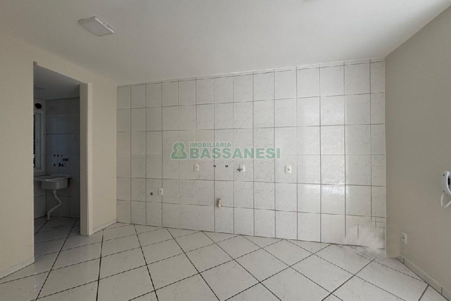 Apartamento com 68m², 2 dormitórios, 2 vagas, no bairro Vinhedos em Caxias do Sul para Alugar