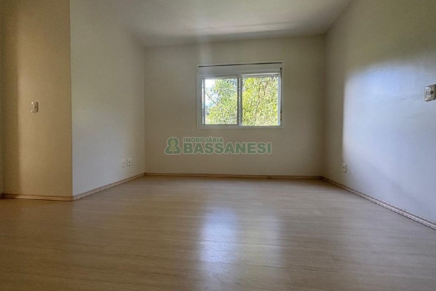 Apartamento com 68m², 2 dormitórios, 2 vagas, no bairro Vinhedos em Caxias do Sul para Alugar