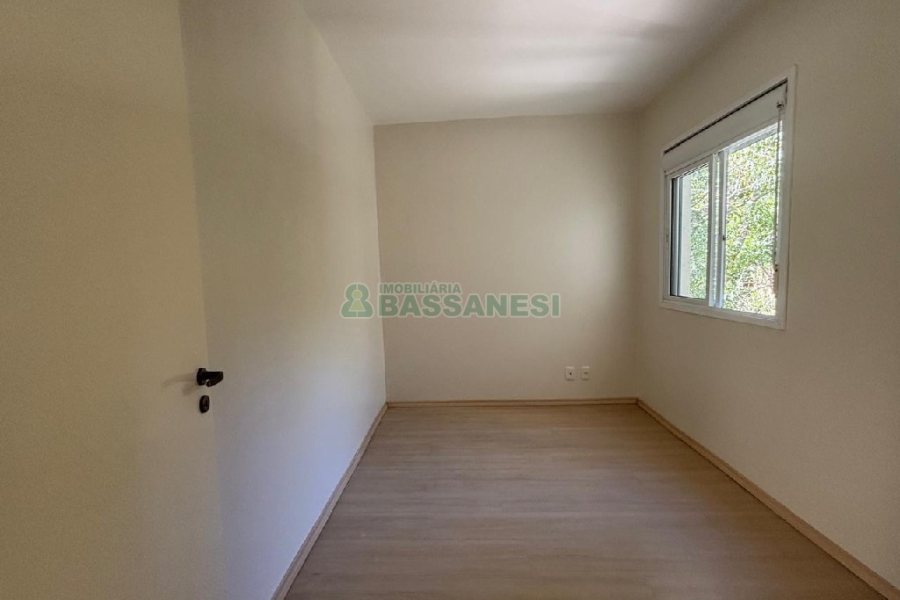 Apartamento com 68m², 2 dormitórios, 2 vagas, no bairro Vinhedos em Caxias do Sul para Alugar