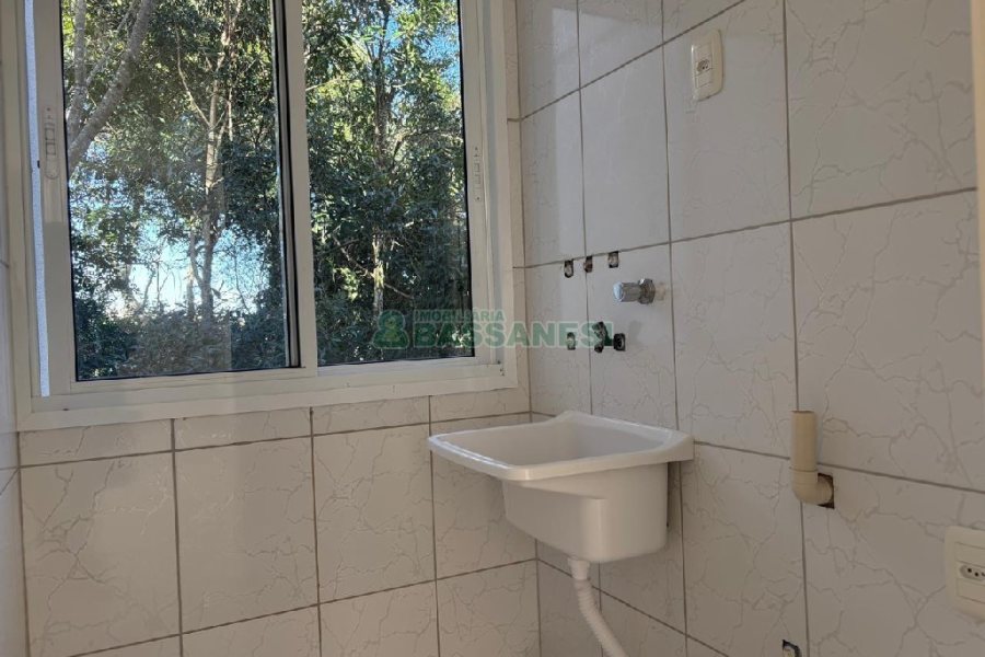 Apartamento com 68m², 2 dormitórios, 2 vagas, no bairro Vinhedos em Caxias do Sul para Alugar