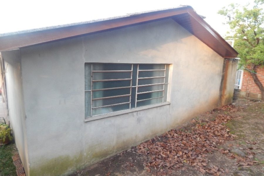 Casa com 108m², 3 dormitórios, 1 vaga, no bairro Salgado Filho em Caxias do Sul para Comprar