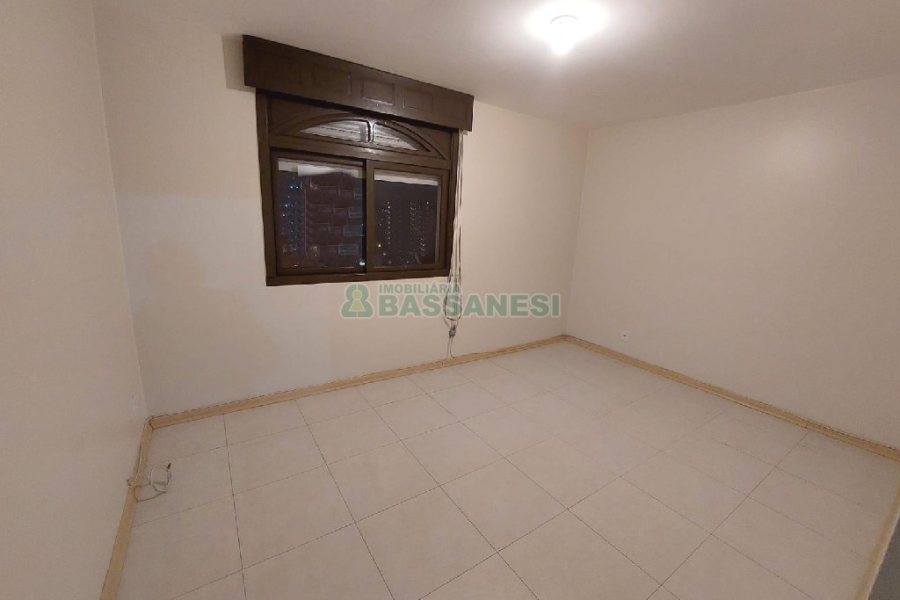 Apartamento com 102m², 3 dormitórios, 1 vaga, no bairro São José em Caxias do Sul para Comprar