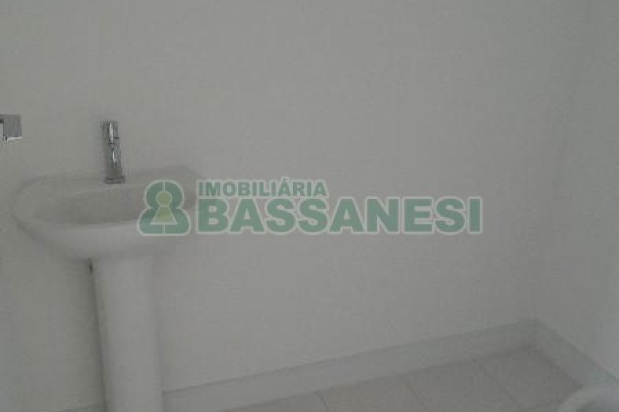 Sala com 37m², no bairro Pio X em Caxias do Sul para Alugar