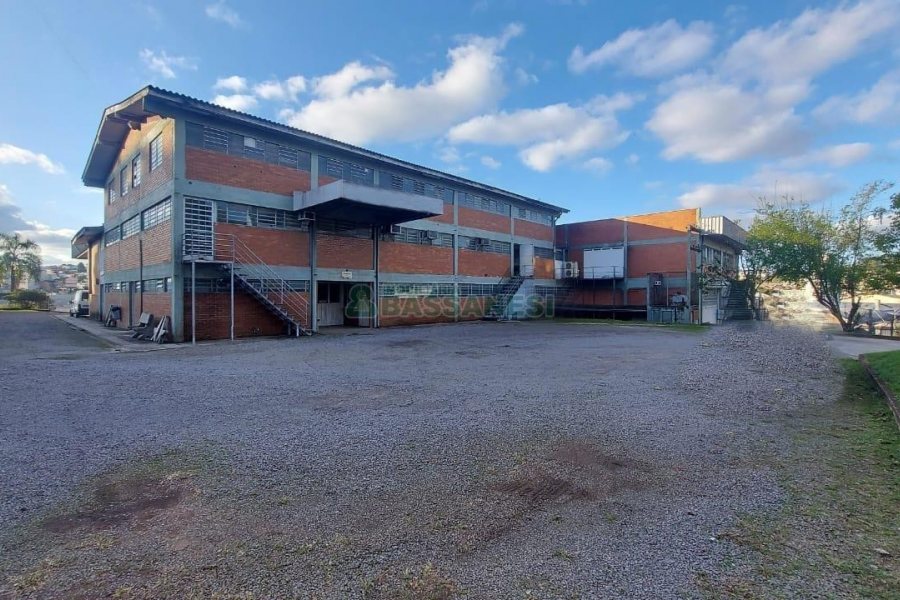 Pavilhão com 985m², no bairro Floresta em Caxias do Sul para Alugar