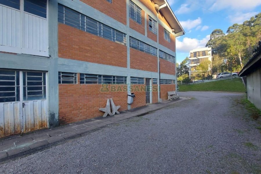 Pavilhão com 985m², no bairro Floresta em Caxias do Sul para Alugar
