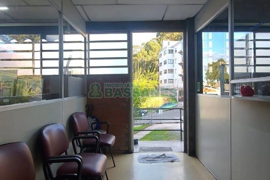 Pavilhão com 985m², no bairro Floresta em Caxias do Sul para Alugar