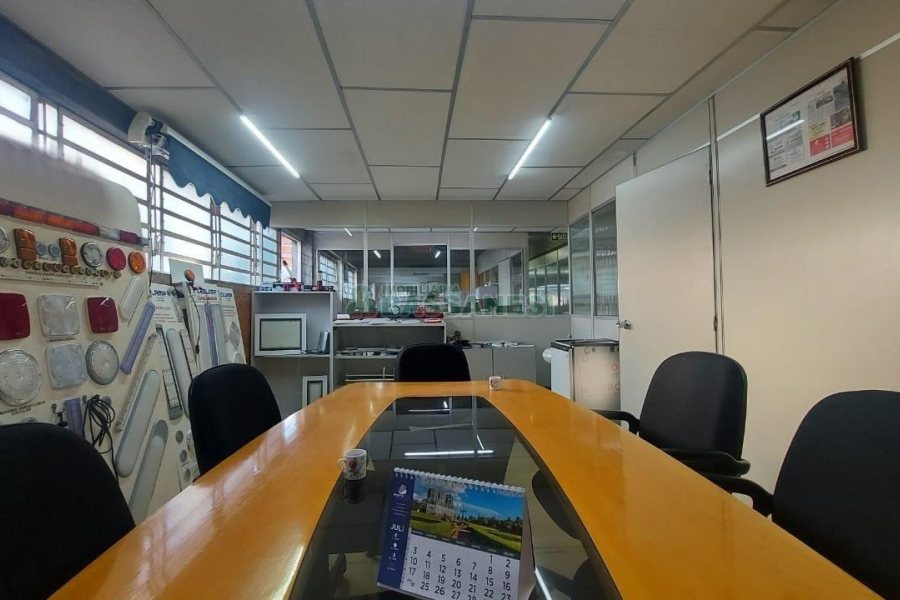 Pavilhão com 985m², no bairro Floresta em Caxias do Sul para Alugar