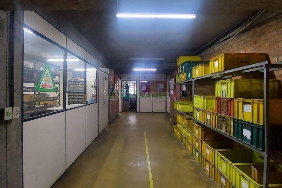 Pavilhão com 985m², no bairro Floresta em Caxias do Sul para Alugar