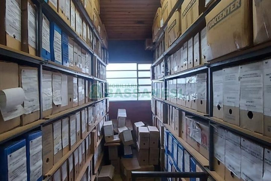 Pavilhão com 985m², no bairro Floresta em Caxias do Sul para Alugar