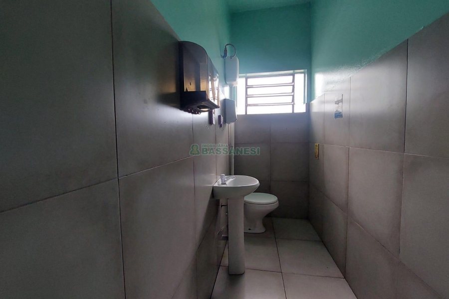 Predio com 784m², 1 vaga, no bairro Centro em Caxias do Sul para Alugar