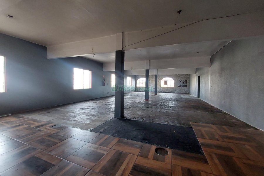 Predio com 784m², 1 vaga, no bairro Centro em Caxias do Sul para Alugar