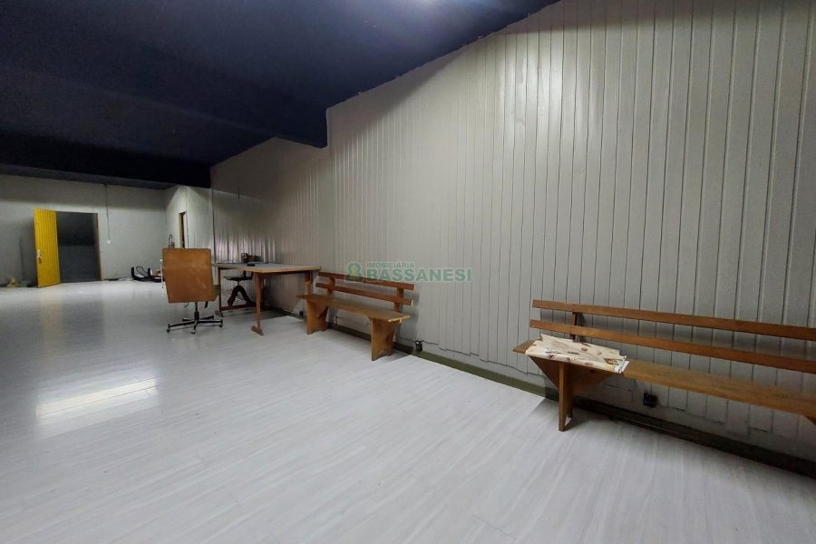 Predio com 784m², 1 vaga, no bairro Centro em Caxias do Sul para Alugar