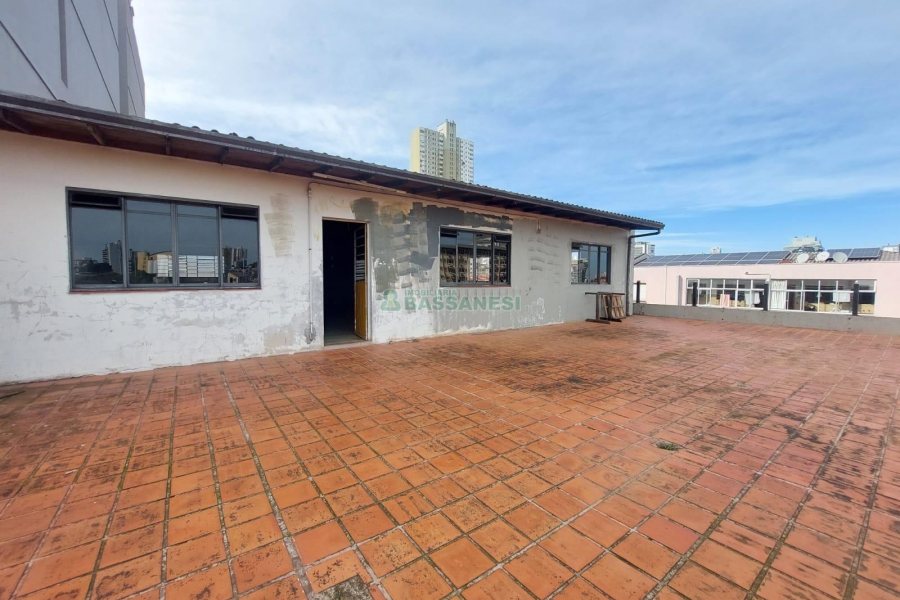 Predio com 784m², 1 vaga, no bairro Centro em Caxias do Sul para Alugar