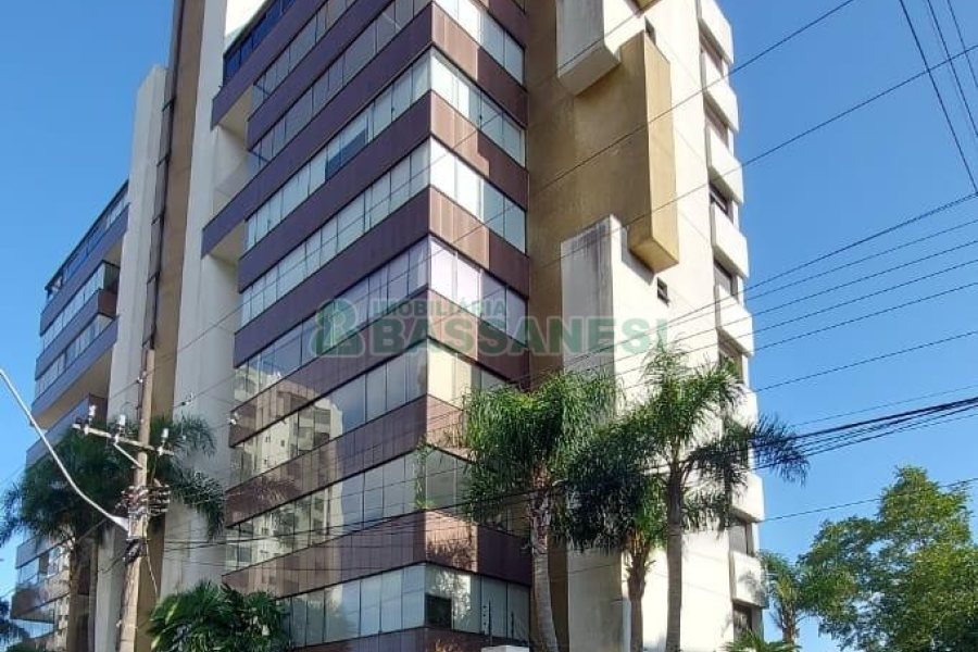 Apto Mobiliado com 187m², 3 dormitórios, 3 vagas, no bairro Lourdes em Caxias do Sul para Comprar