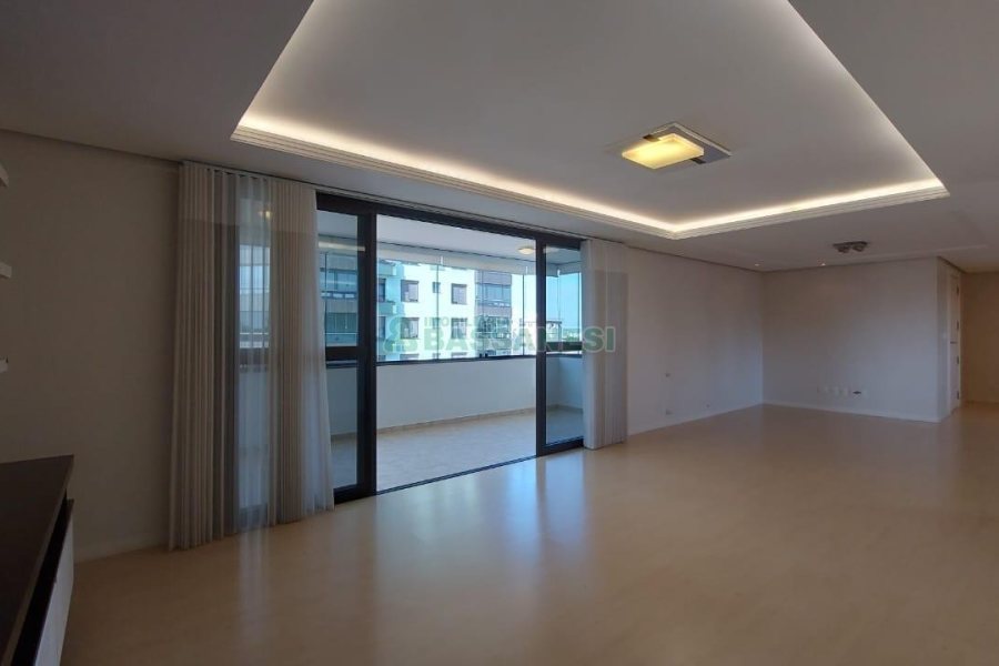 Apto Mobiliado com 187m², 3 dormitórios, 3 vagas, no bairro Lourdes em Caxias do Sul para Comprar