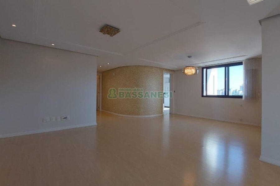 Apto Mobiliado com 187m², 3 dormitórios, 3 vagas, no bairro Lourdes em Caxias do Sul para Comprar