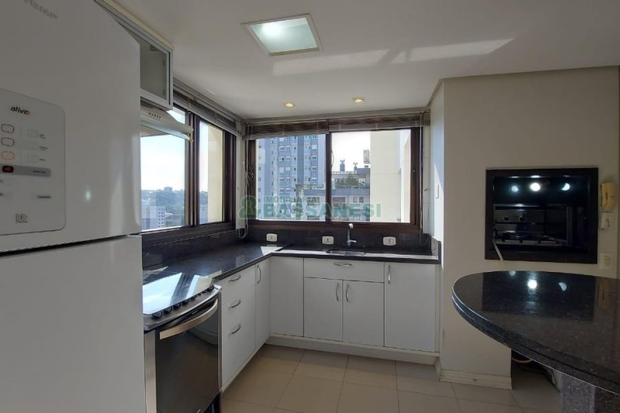 Apto Mobiliado com 187m², 3 dormitórios, 3 vagas, no bairro Lourdes em Caxias do Sul para Comprar