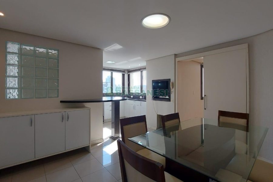 Apto Mobiliado com 187m², 3 dormitórios, 3 vagas, no bairro Lourdes em Caxias do Sul para Comprar