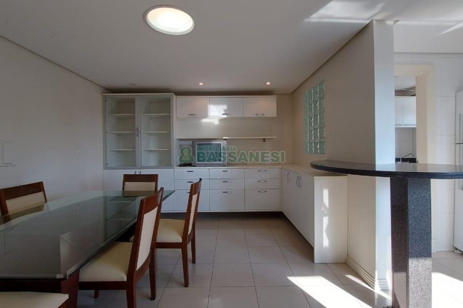 Apto Mobiliado com 187m², 3 dormitórios, 3 vagas, no bairro Lourdes em Caxias do Sul para Comprar