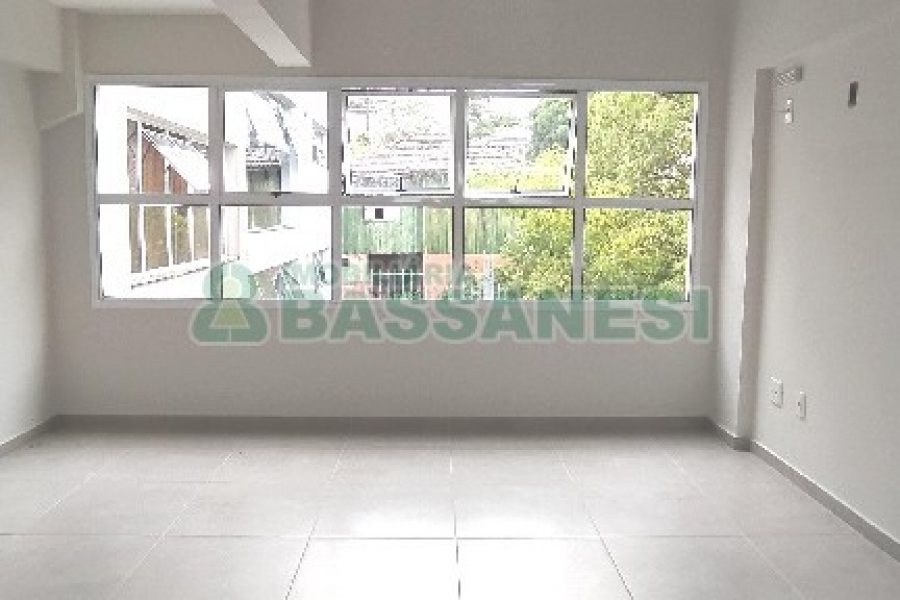 Sala com 41m², 1 vaga, no bairro Santa Catarina em Caxias do Sul para Alugar