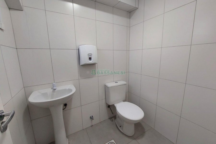 Sala com 41m², 1 vaga, no bairro Santa Catarina em Caxias do Sul para Alugar