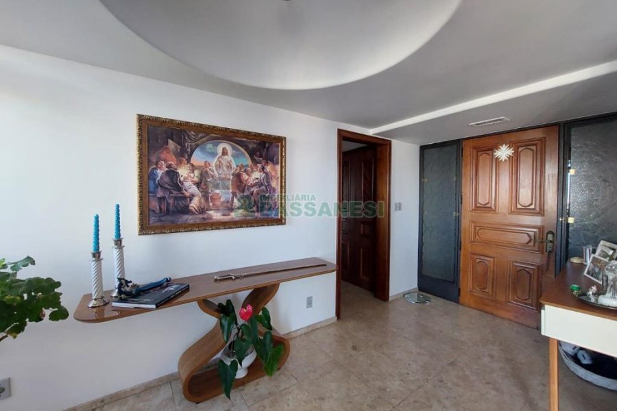 Apartamento com 305m², 4 dormitórios, no bairro Centro em Caxias do Sul para Comprar