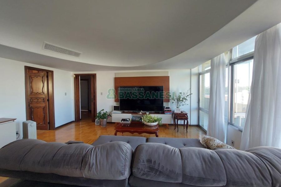 Apartamento com 305m², 4 dormitórios, no bairro Centro em Caxias do Sul para Comprar