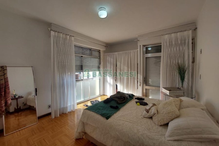 Apartamento com 305m², 4 dormitórios, no bairro Centro em Caxias do Sul para Comprar