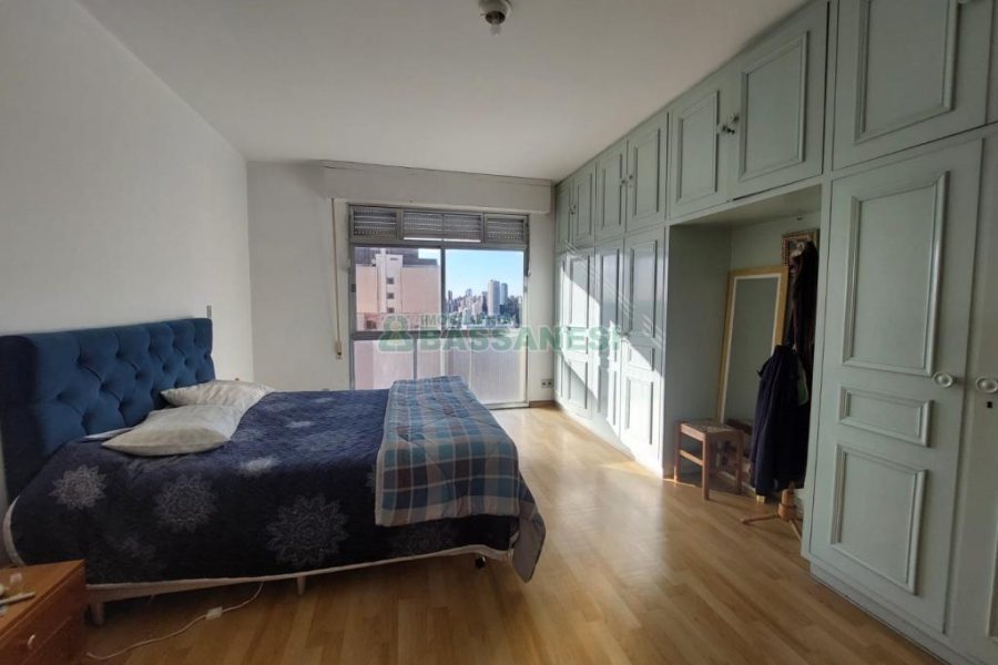 Apartamento com 305m², 4 dormitórios, no bairro Centro em Caxias do Sul para Comprar