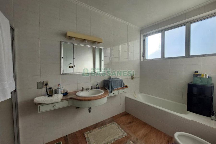 Apartamento com 305m², 4 dormitórios, no bairro Centro em Caxias do Sul para Comprar