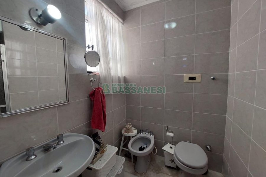 Apartamento com 305m², 4 dormitórios, no bairro Centro em Caxias do Sul para Comprar