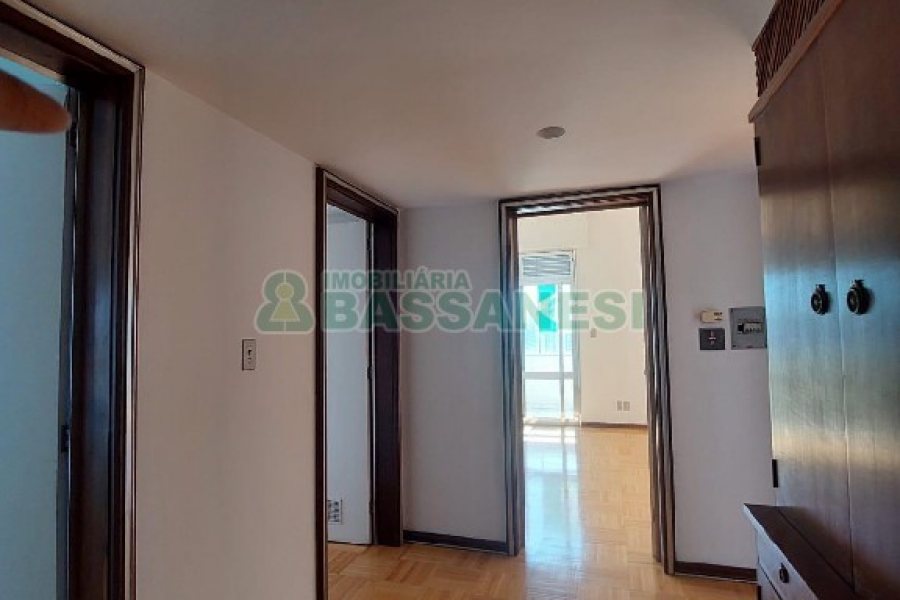 Apartamento com 270m², 4 dormitórios, no bairro Centro em Caxias do Sul para Alugar ou Comprar