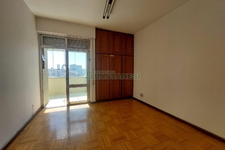 Apartamento com 270m², 4 dormitórios, no bairro Centro em Caxias do Sul para Alugar ou Comprar