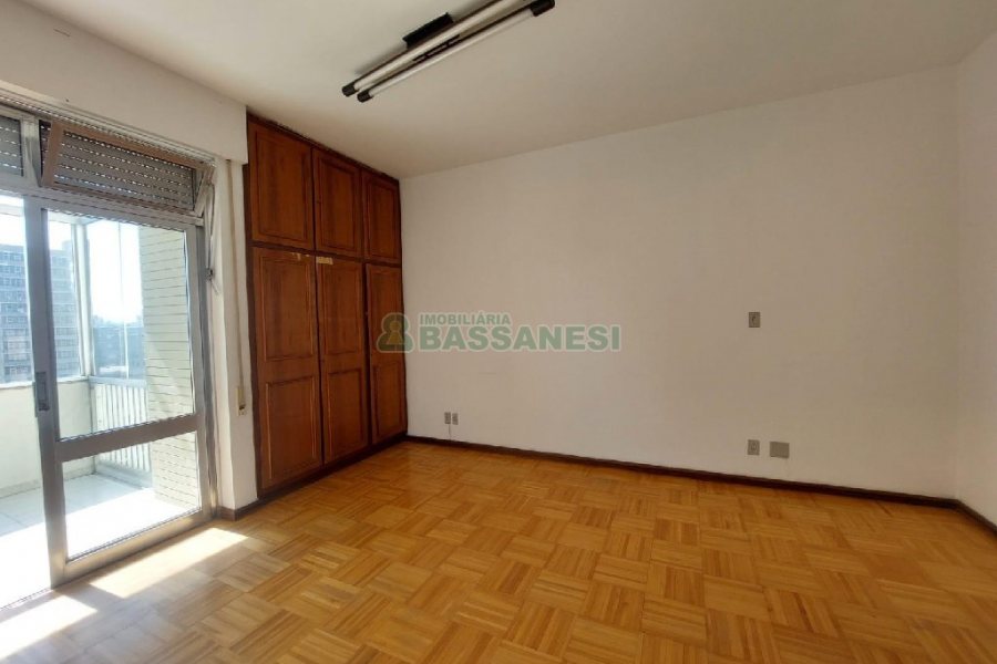 Apartamento com 270m², 4 dormitórios, no bairro Centro em Caxias do Sul para Alugar ou Comprar