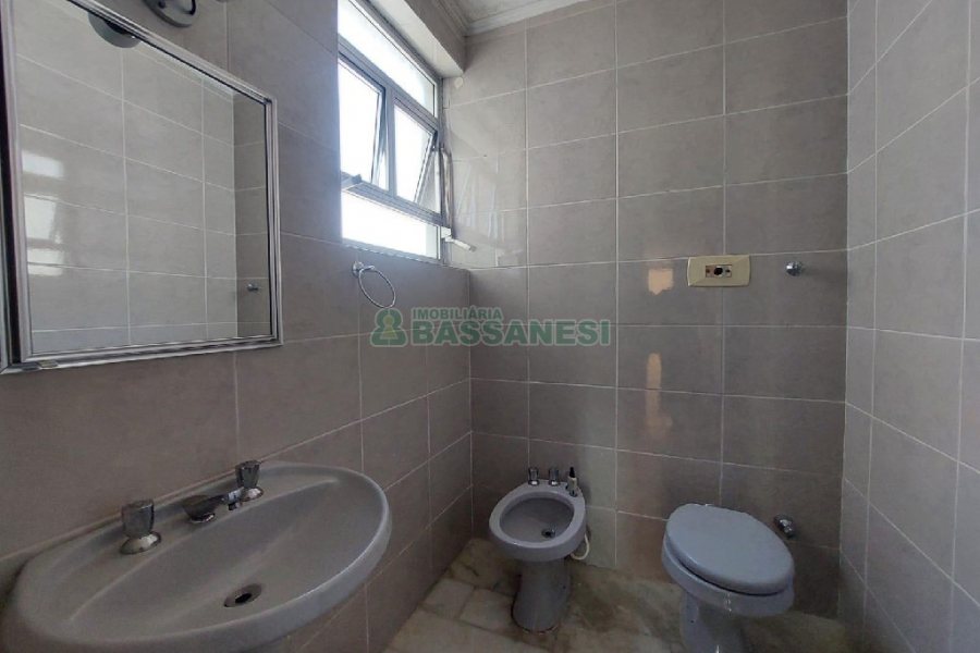 Apartamento com 270m², 4 dormitórios, no bairro Centro em Caxias do Sul para Alugar ou Comprar