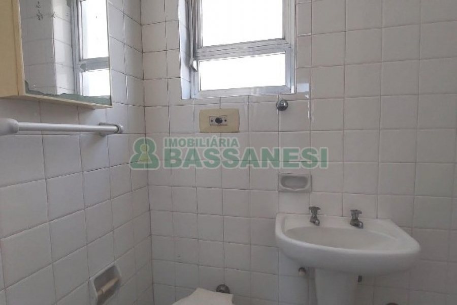 Apartamento com 270m², 4 dormitórios, no bairro Centro em Caxias do Sul para Alugar ou Comprar