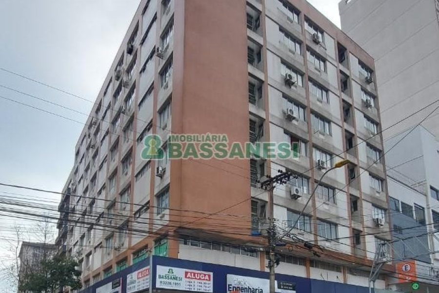 Sala com 21m², no bairro Centro em Caxias do Sul para Alugar