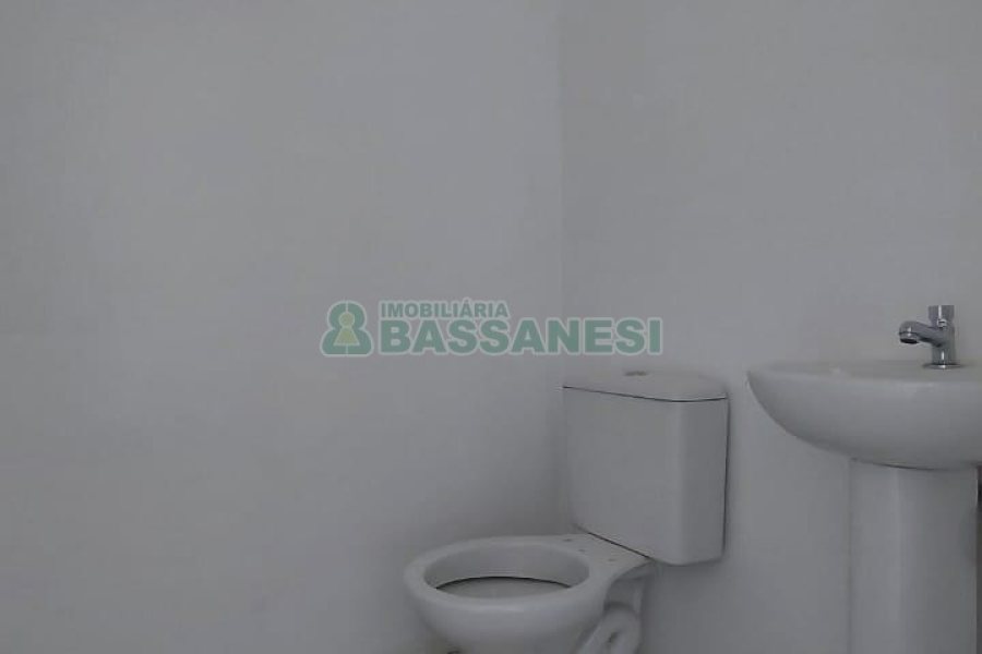 Sala com 64m², 1 vaga, no bairro Lourdes em Caxias do Sul para Comprar