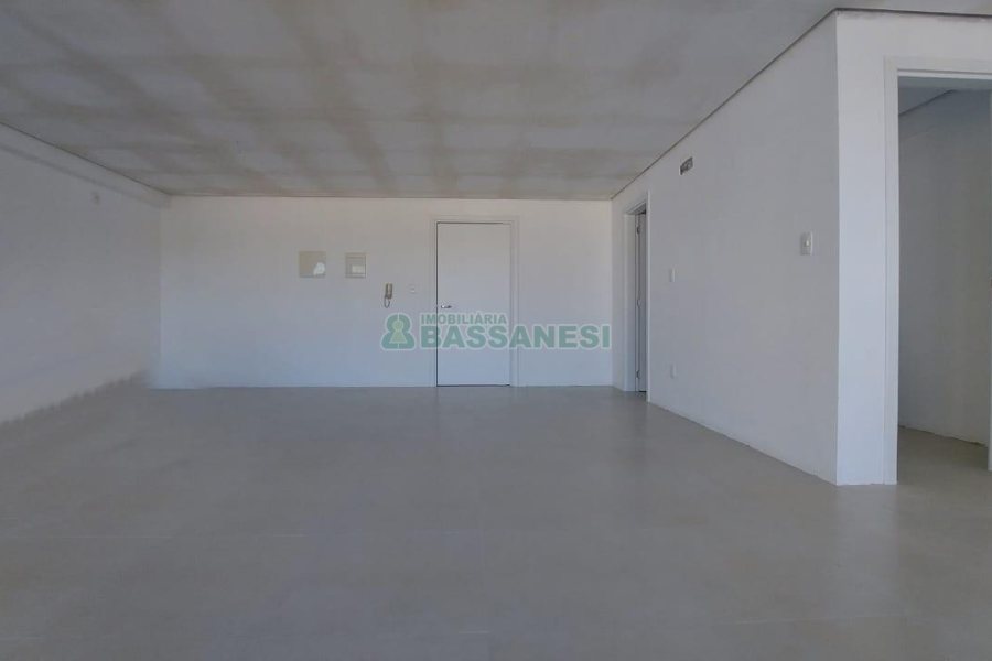 Sala com 64m², 1 vaga, no bairro Lourdes em Caxias do Sul para Comprar