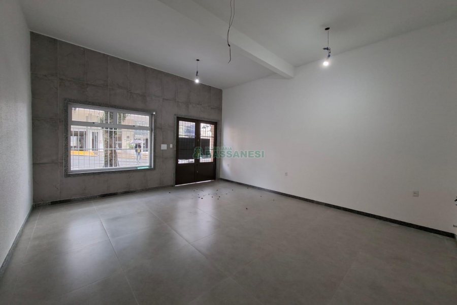 Loja com 140m², 1 vaga, no bairro Pio X em Caxias do Sul para Alugar