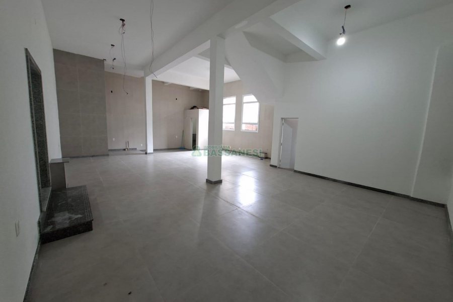 Loja com 140m², 1 vaga, no bairro Pio X em Caxias do Sul para Alugar