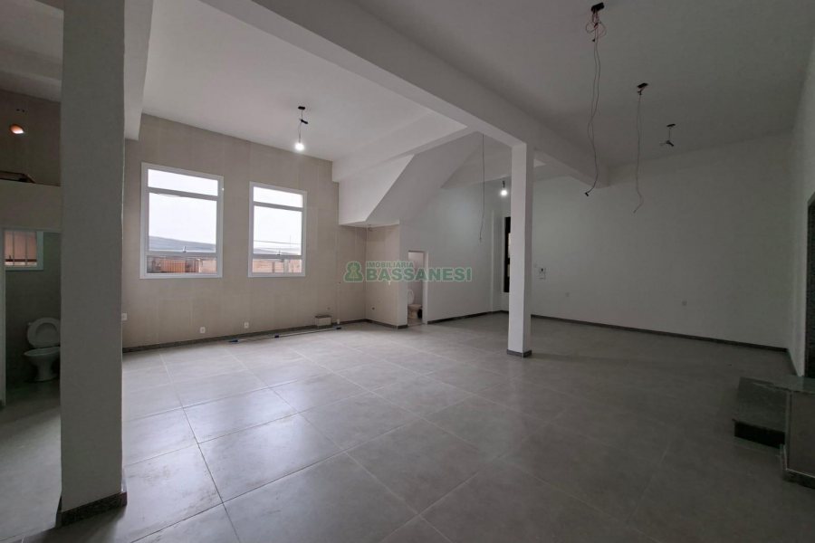 Loja com 140m², 1 vaga, no bairro Pio X em Caxias do Sul para Alugar
