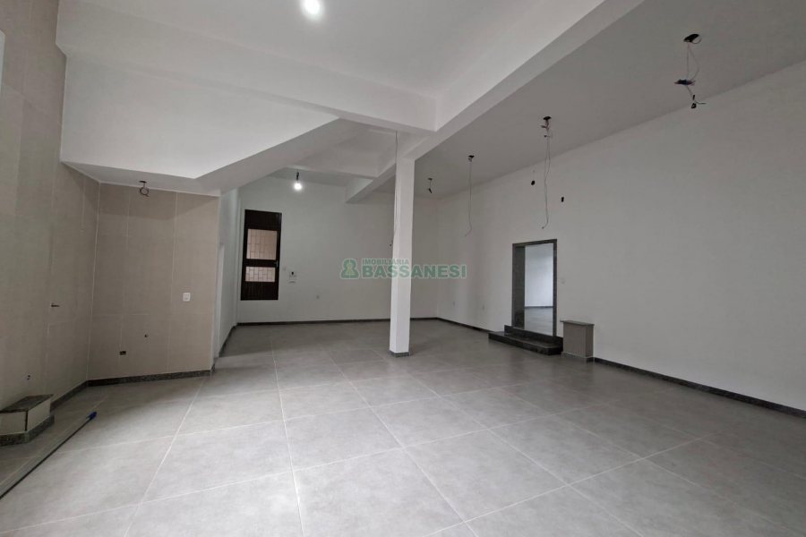 Loja com 140m², 1 vaga, no bairro Pio X em Caxias do Sul para Alugar