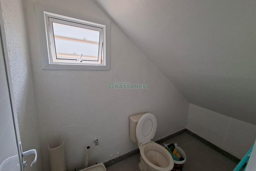 Loja com 140m², 1 vaga, no bairro Pio X em Caxias do Sul para Alugar
