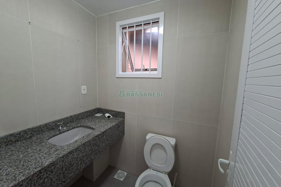 Loja com 140m², 1 vaga, no bairro Pio X em Caxias do Sul para Alugar