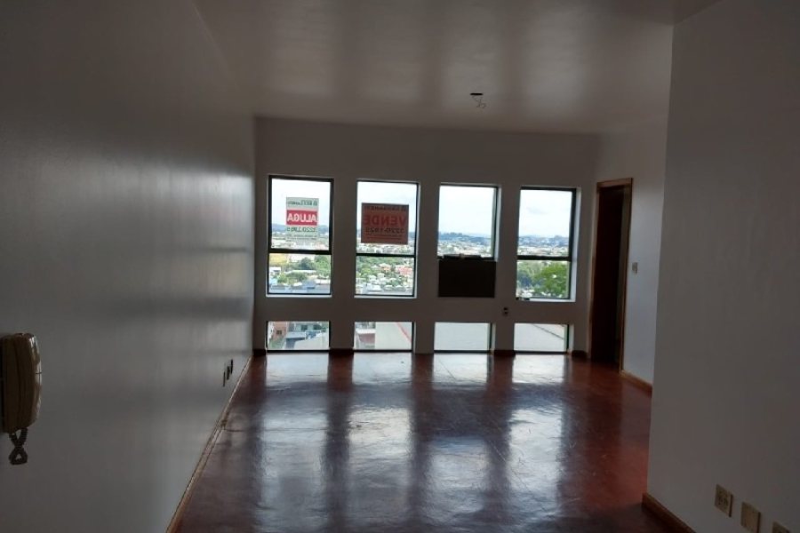 Sala com 35m², no bairro Rio Branco em Caxias do Sul para Comprar