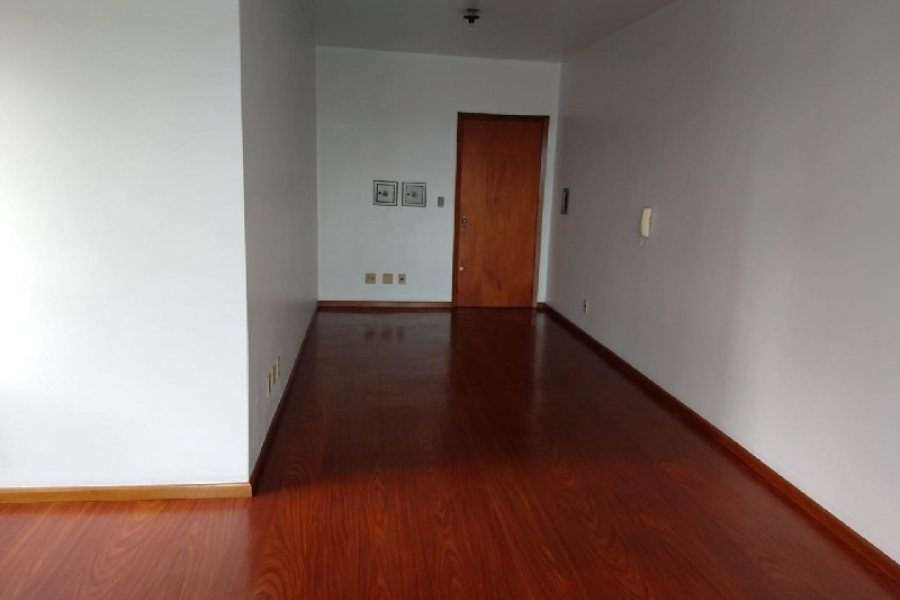 Sala com 35m², no bairro Rio Branco em Caxias do Sul para Comprar