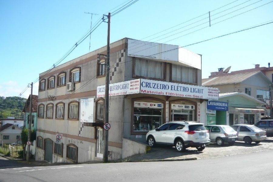 Predio com 490m², no bairro Cruzeiro em Caxias do Sul para Comprar